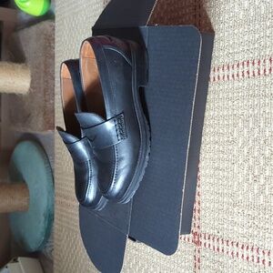 Frye Black Leather Melissa Lugsole Loafers in Box